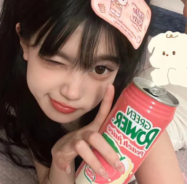 穿越成女明星和霸总谈恋爱